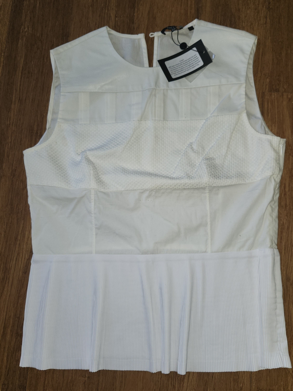 Raoul White Sleeveless Pleated Hem Women's Peplum Top -NWT
